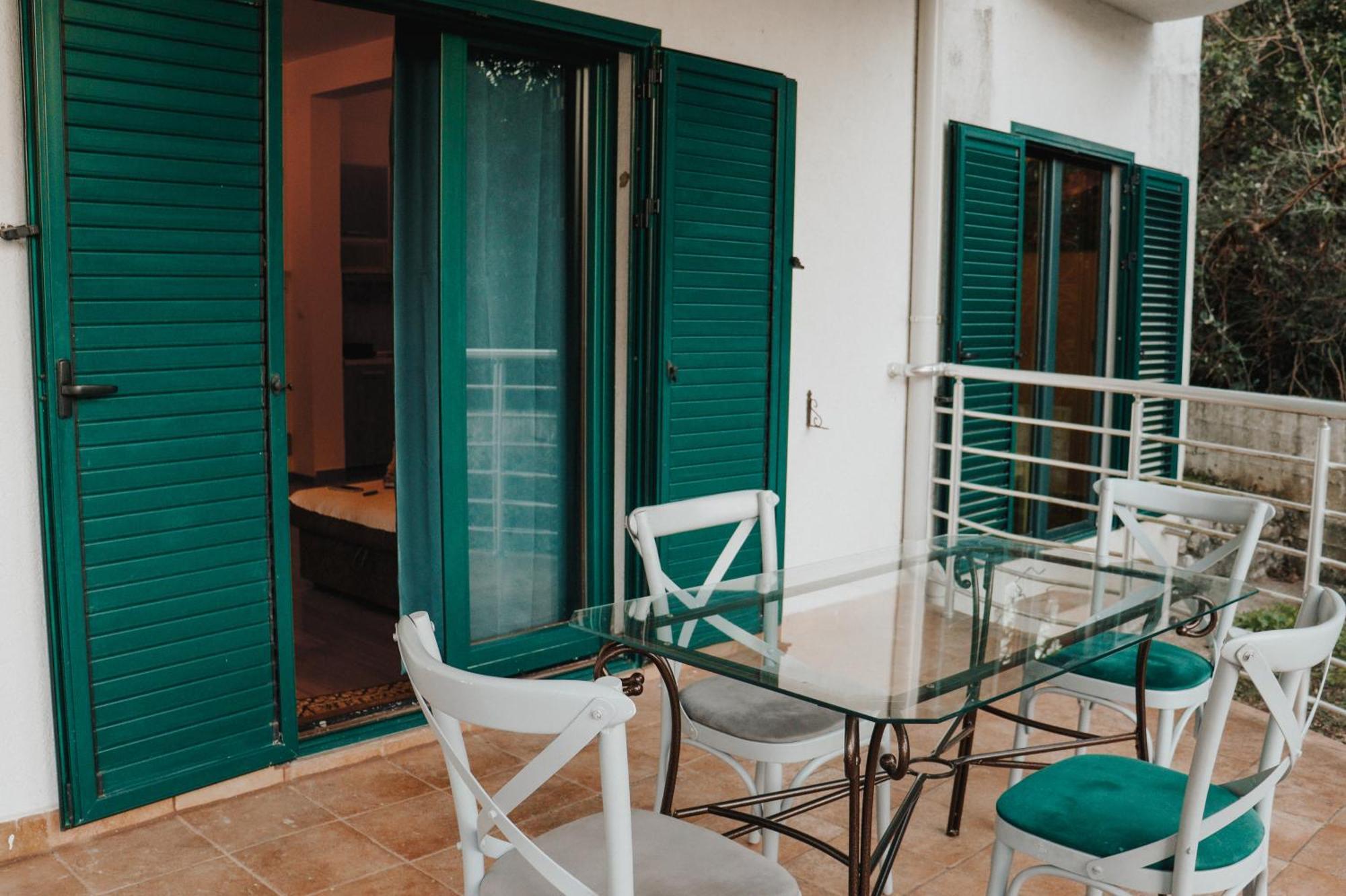 Apartman Mia Risan Buitenkant foto