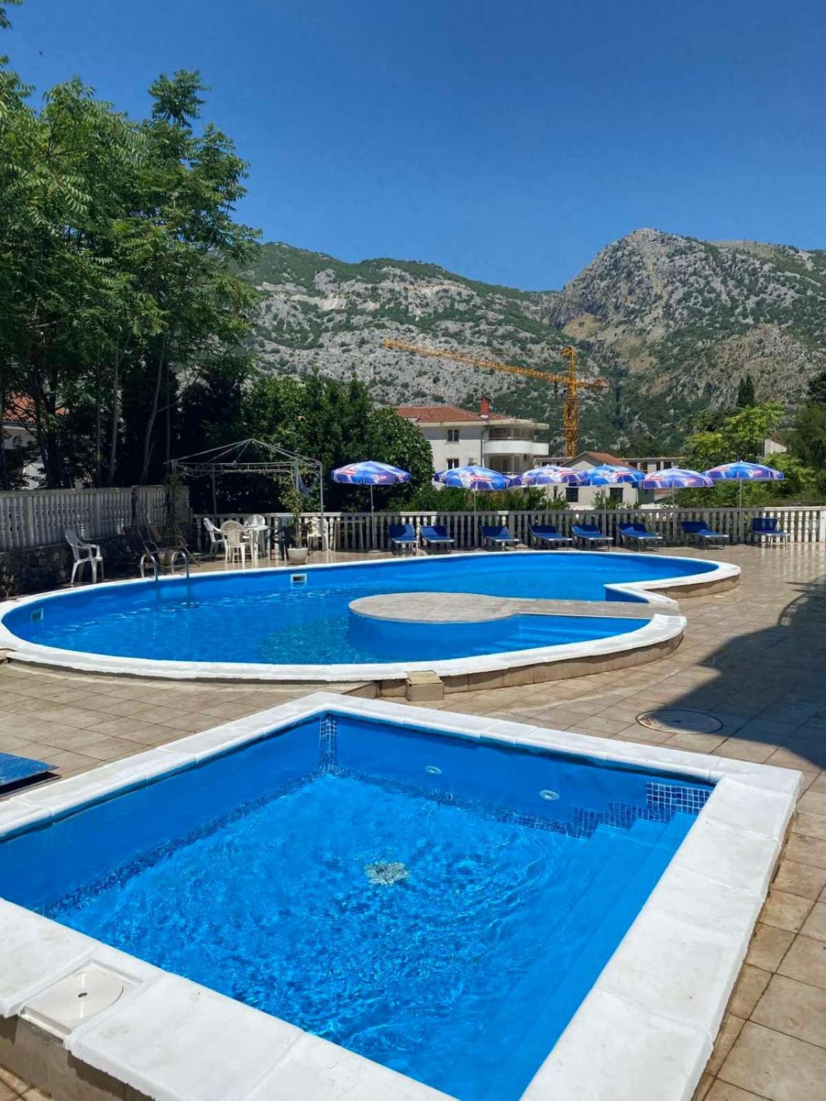 Apartman Mia Risan Buitenkant foto
