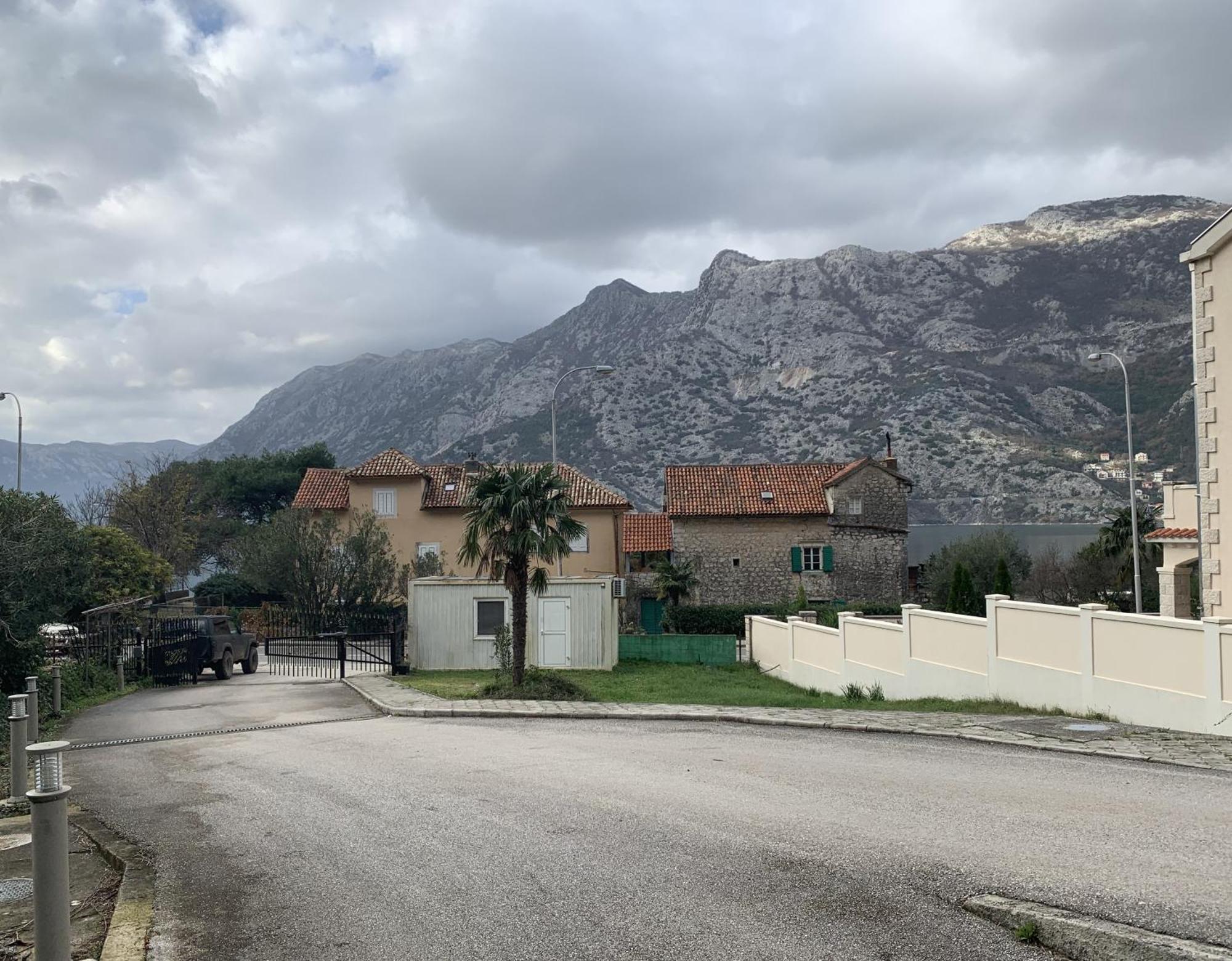 Apartman Mia Risan Buitenkant foto